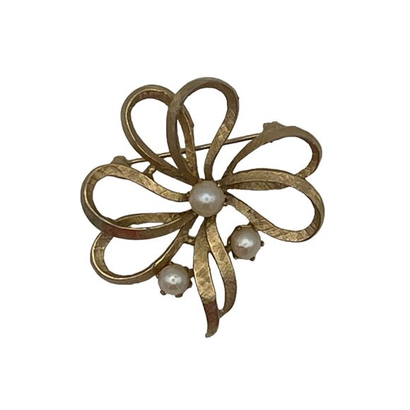 Vintage Brooch Gold Tone Flower 3 Faux Pearls 2" - Picture 1 of 7